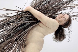 Esculturas realistas de Ron Mueck atraíram milhares ao Mam-Rio